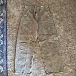 GAP Women's Cropped Pants in Tan